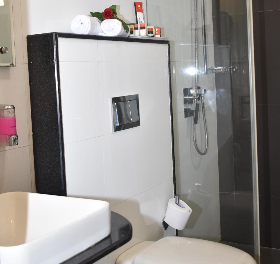 Hotel Vivana Visákhapatnam Kültér fotó